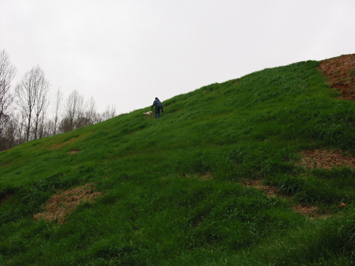 2003 11 Stephen & Heidi climbing hill